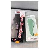 Lot of 2 brushes.  Wave Brush.  Detangling Brush.