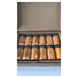 12 Amazon basics alkaline batteries.  Size C.