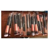 Makeup Brush Kit.  16 pcs.