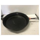 Cast iron skillet. Deep fryer. 13in.