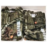 5 MOSSY OAK T-shirts.  4 - Lg, 1 - Md