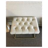 Side Bench
Grey velvet top
Approximately 22W x