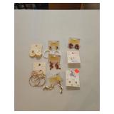 8 Cnt Earrings