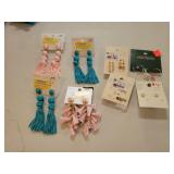8 Cnt Pkgs Earrings