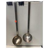 2 Dippers/Ladles 16 oz