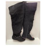 Ladies Boots (Size 7)