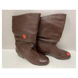 Ladies Boots (Size 7M)