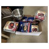 Group Lot Kitchen Items: Pot, Cookers, etc