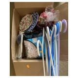 Miscellaneous lot. Plastic Hangars,Decorative