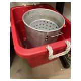 Large stock Pot w/ strainer insert in a large