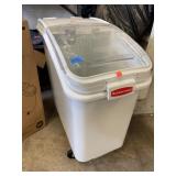 RUBBERMAID. Commercial Products. 3.5 CU Ft.