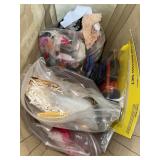 Bag of craft items. Incl foam paint brushes. In a