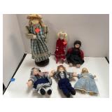 Lot of 6 dolls.