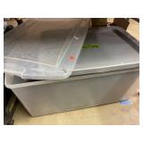 2 totes with lids.