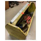 Metal tool box wi some tools