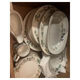 Approx 28 pcs Woodhill Dishware