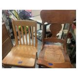 2 cnt Wooden Chairs
