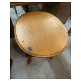 Oval Wooden End Table w/drawer Approx 27 x 24 x