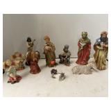 Partial Nativity set with extra angels.