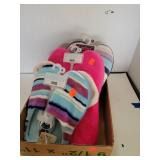 3 Cnt Ladies Sz Small Slippers