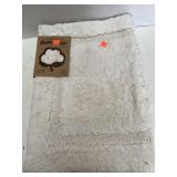 2  17 I in x 24 in Organic Cotton Bath Rugs