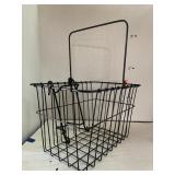 Wire Basket w/Bicycle Connectioniin