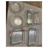 Lot of glass bakeware / mixing bowls / measuring