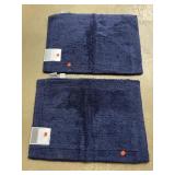 2 Wamsutta bath rugs. 17x24in.