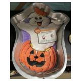 Wilton Haunted Pumpkin cake pan.