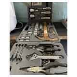 ALLTRADE.  Tool kit in case.