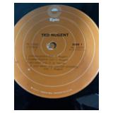 Lot of 33 rpm albums.