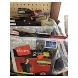 9pkgs Hanes T-shirts. 2/pkg. size L