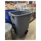 Large Rolling Trash Can (no lid)