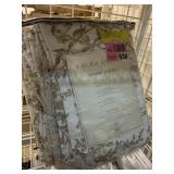 Laura Ashley Reversible Quilt Set full/queen