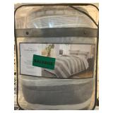 Threshold Comforter Full/Queen Quilt Set