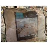 Urban Habitat Twin Comforter Set