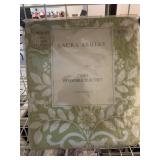 Reversible Quilt Set -Laura Ashley- twin