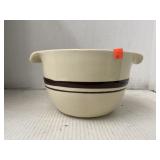 McCoy 2 Quart Pouring Spout Bowl