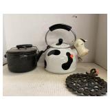 Graniteware Kettle, Cow Kettle and Cast iron
