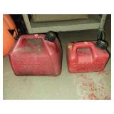 2 Cnt Gas Cans 1- 2 1/2 Gallon & 1-1 Gallon