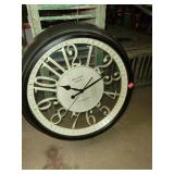 Main Street Station Clock With Cracked Back q9