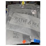20  "BATHE & BE" Cosmeticarry / make up bags. By