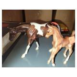 2 Cnt Plastic Horses