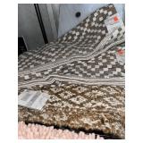 3 Cnt Rugs  2 Styles Approx 27x45