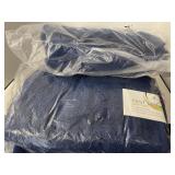 4 bath towels. 30x52.   Navy.