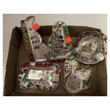 6 Souvenir State ash trays.