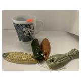New Mexico mug & Ceramic hanging Veggies. 4.5in