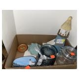 Lighthouse Lot w/ decorative glassware.