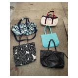 4 Cnt Ladies Large Bags & 1 Cnt Duffle Bag