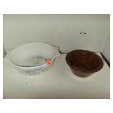 2 Cnt Dishes/1 Pyrex Casserole Dish